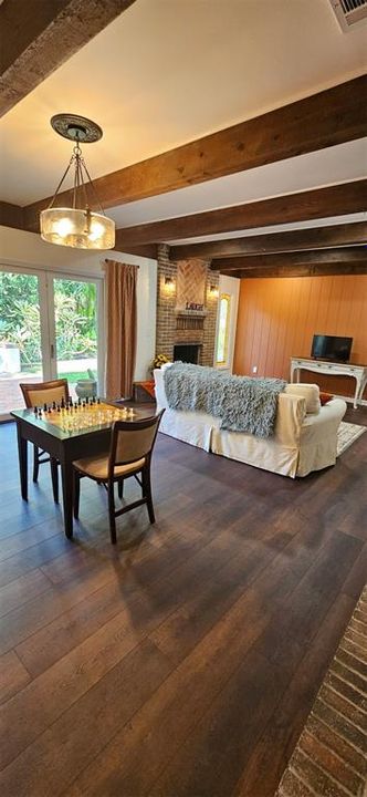 待售: $579,000 (4 贝兹, 3 浴室, 2381 平方英尺)