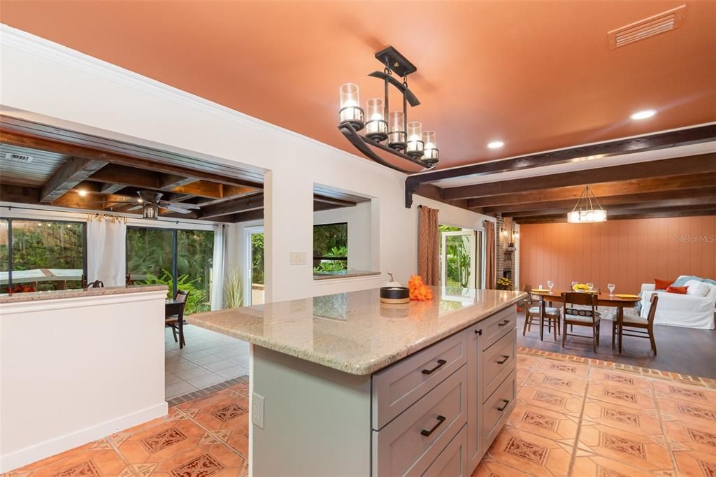 待售: $579,000 (4 贝兹, 3 浴室, 2381 平方英尺)