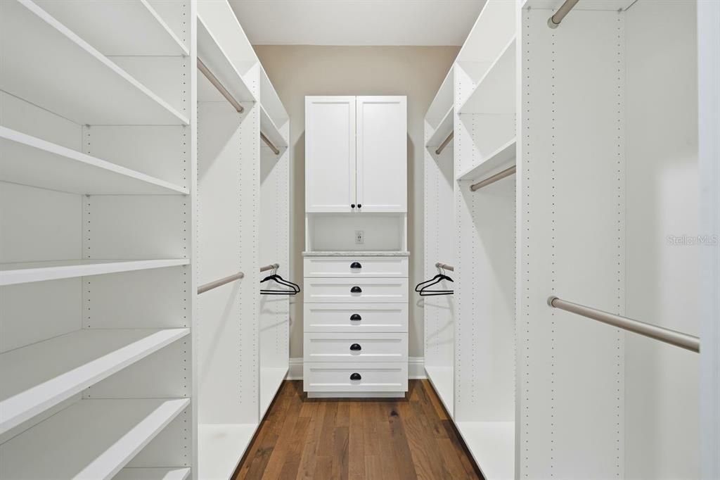 For Sale: $1,425,000 (3 beds, 3 baths, 2856 Square Feet)