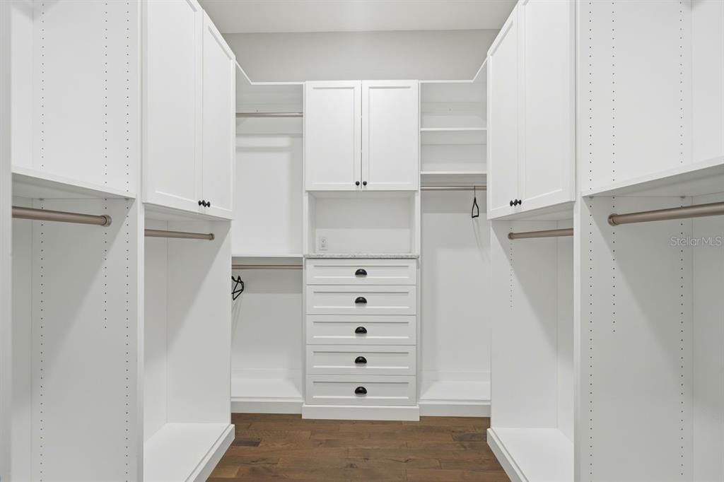 For Sale: $1,425,000 (3 beds, 3 baths, 2856 Square Feet)