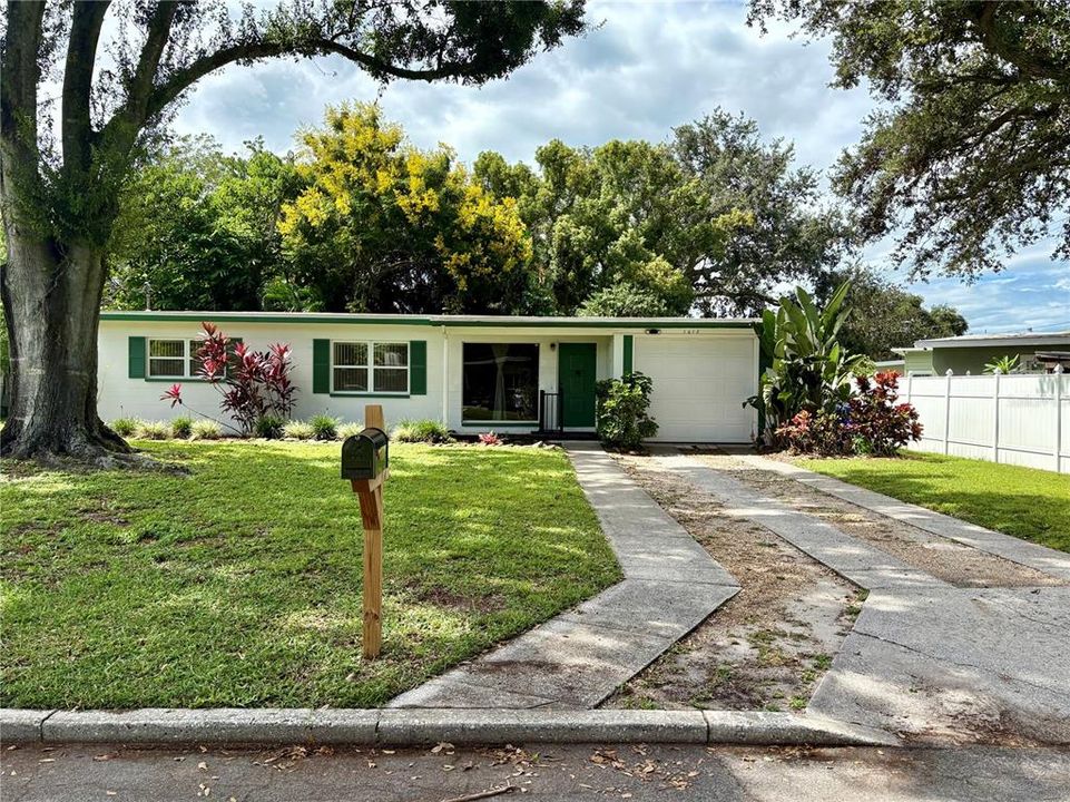 Vendido Recientemente: $180,000 (4 camas, 2 baños, 1702 Pies cuadrados)