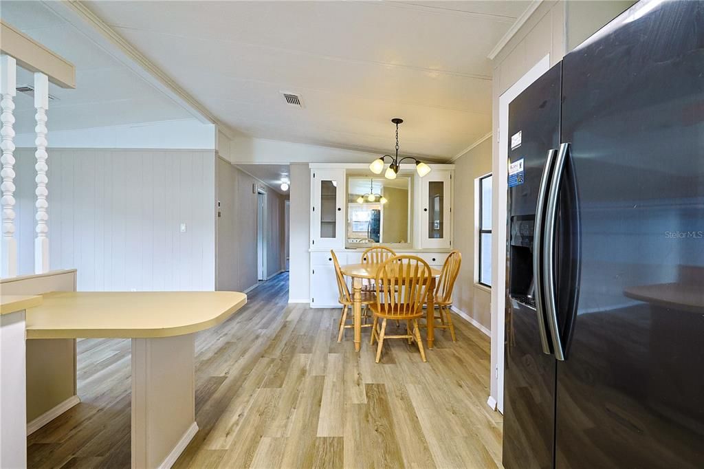 На продажу: $148,000 (2 спален, 2 ванн, 1152 Квадратных фут)