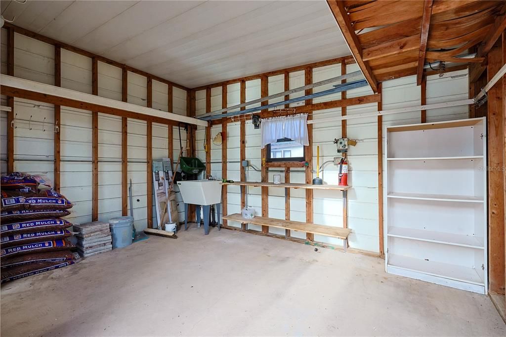 На продажу: $148,000 (2 спален, 2 ванн, 1152 Квадратных фут)