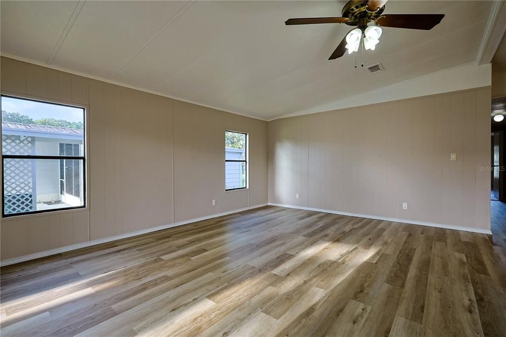 На продажу: $148,000 (2 спален, 2 ванн, 1152 Квадратных фут)