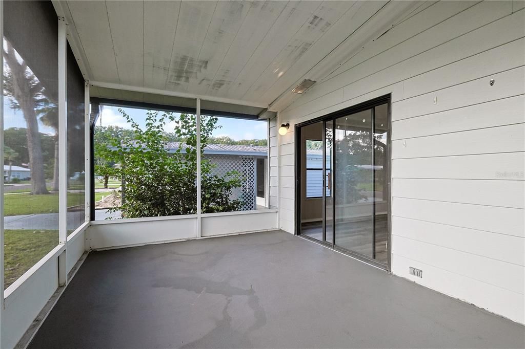 На продажу: $148,000 (2 спален, 2 ванн, 1152 Квадратных фут)