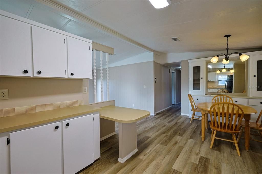 На продажу: $148,000 (2 спален, 2 ванн, 1152 Квадратных фут)