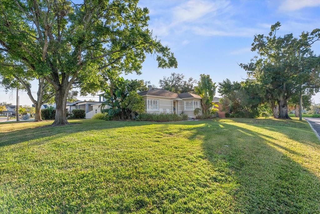 Под контрактом: $725,000 (3 спален, 2 ванн, 1874 Квадратных фут)