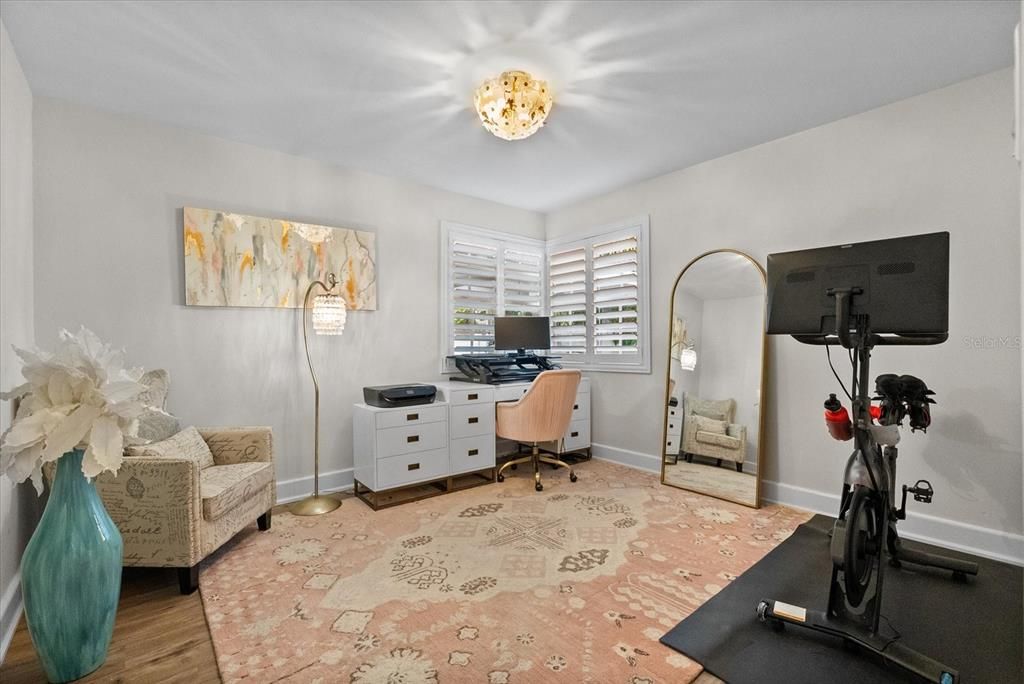 Под контрактом: $725,000 (3 спален, 2 ванн, 1874 Квадратных фут)