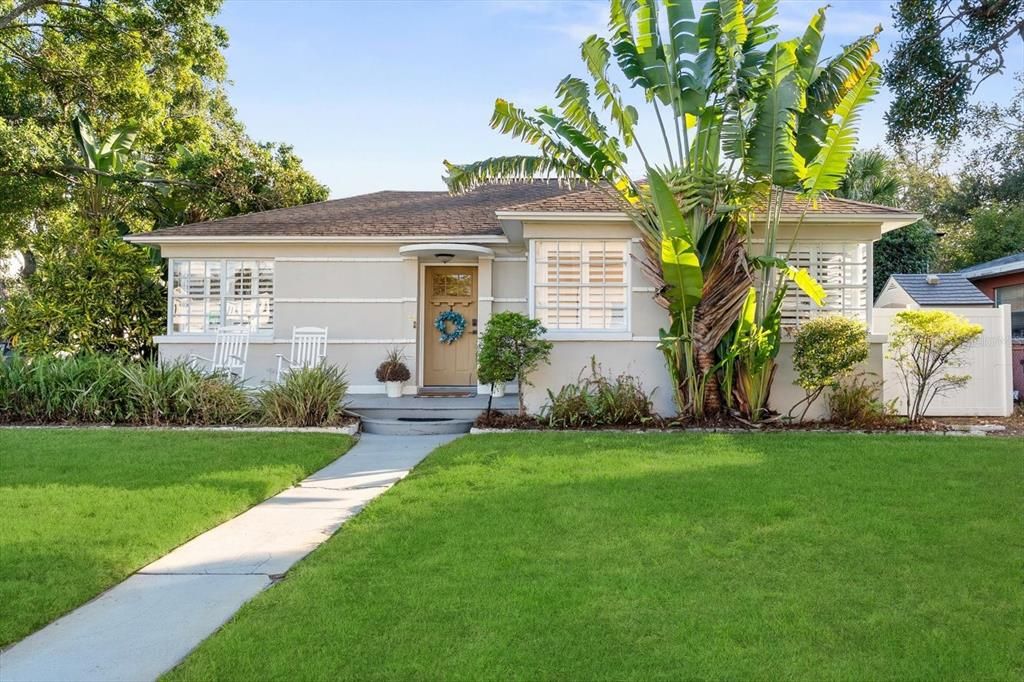 Под контрактом: $725,000 (3 спален, 2 ванн, 1874 Квадратных фут)