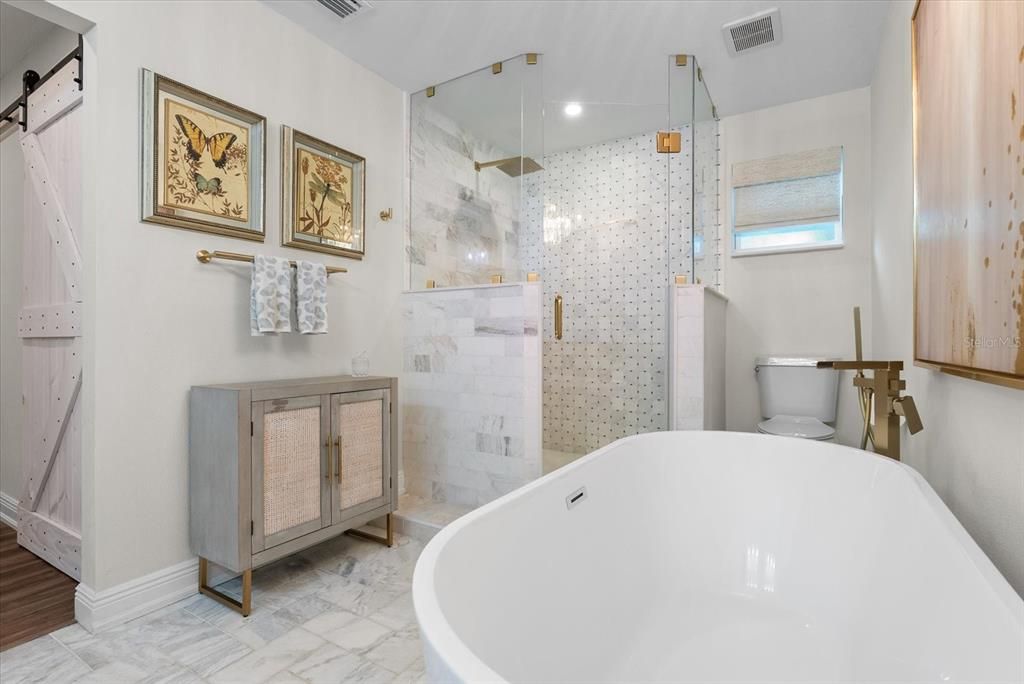 Под контрактом: $725,000 (3 спален, 2 ванн, 1874 Квадратных фут)