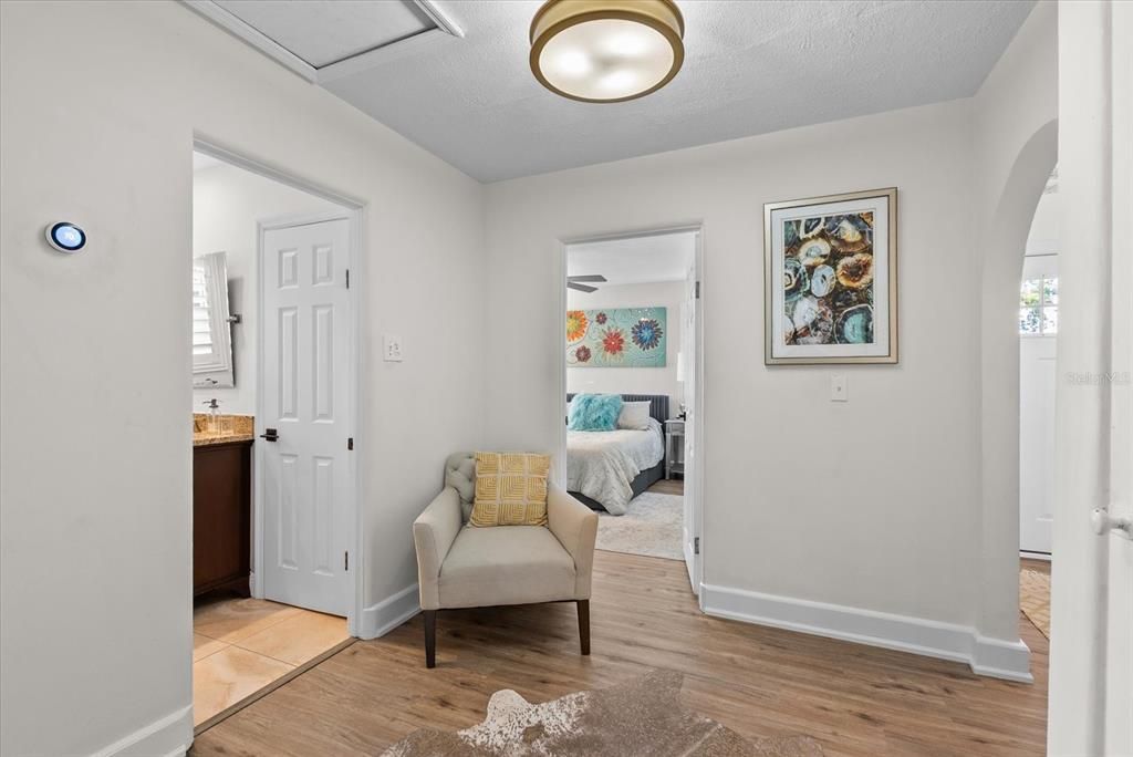 Под контрактом: $725,000 (3 спален, 2 ванн, 1874 Квадратных фут)