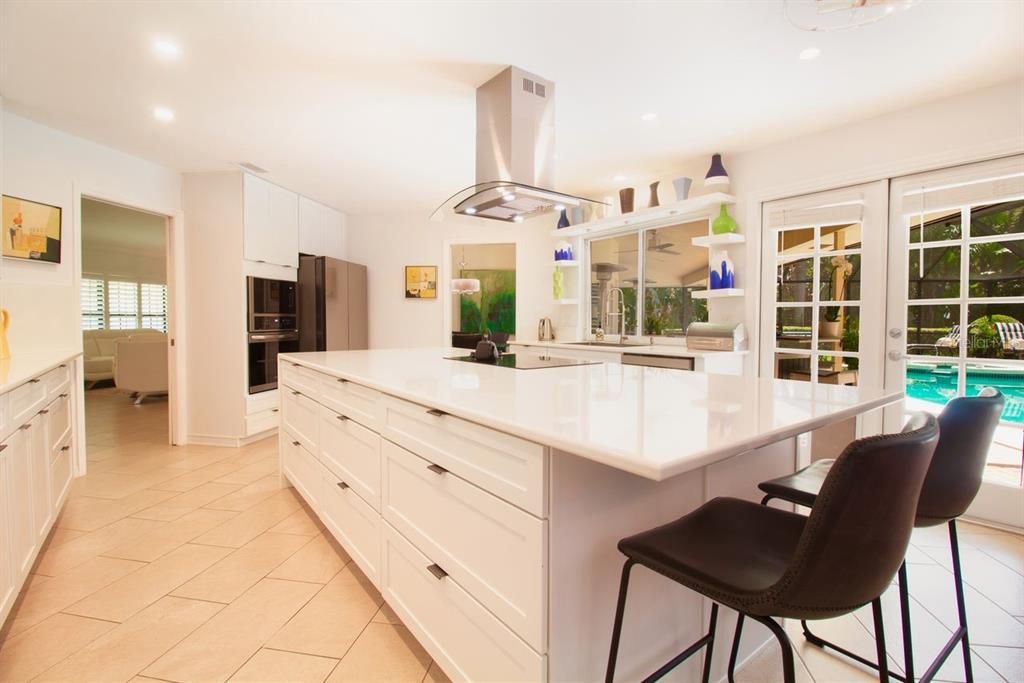 合同活跃: $1,150,000 (4 贝兹, 3 浴室, 3219 平方英尺)