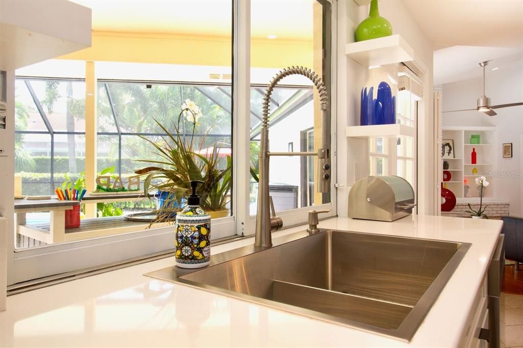 合同活跃: $1,150,000 (4 贝兹, 3 浴室, 3219 平方英尺)