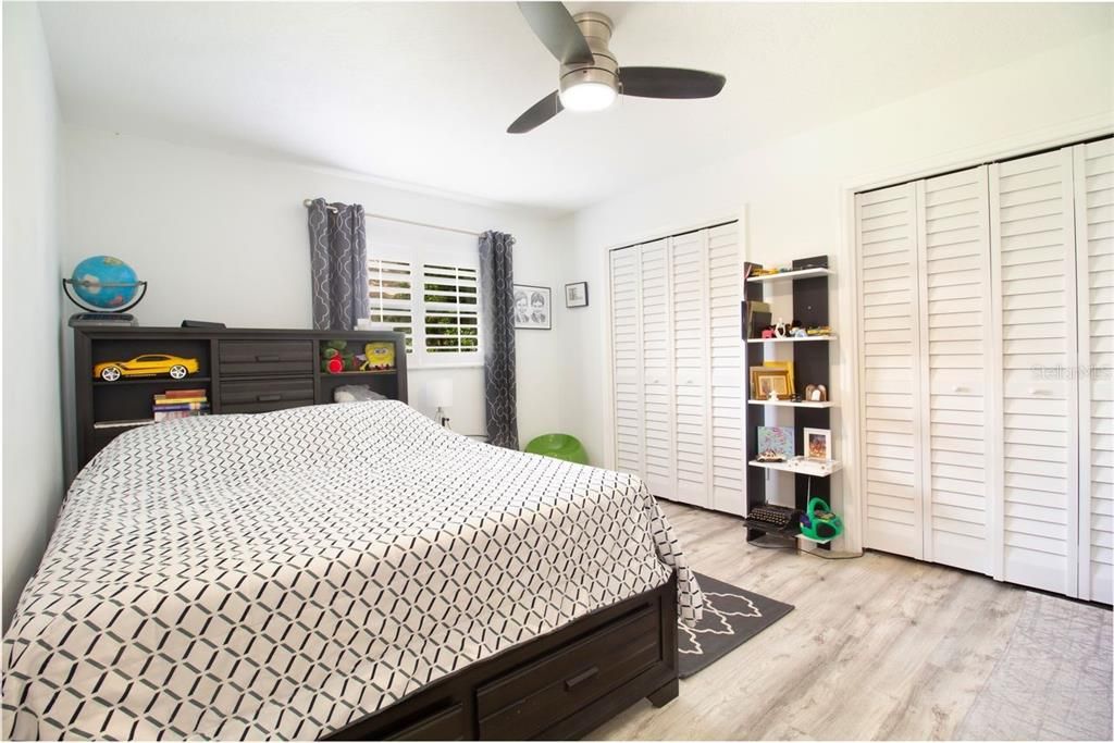 合同活跃: $1,150,000 (4 贝兹, 3 浴室, 3219 平方英尺)