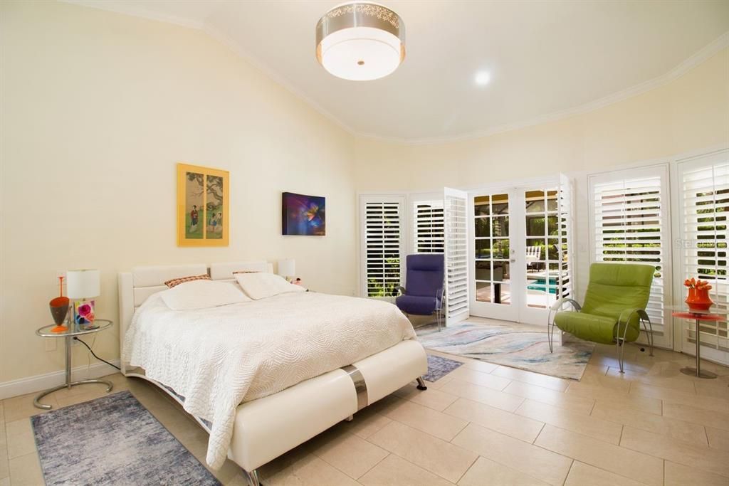 合同活跃: $1,150,000 (4 贝兹, 3 浴室, 3219 平方英尺)