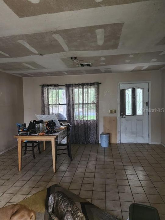 待售: $189,000 (3 贝兹, 2 浴室, 1260 平方英尺)