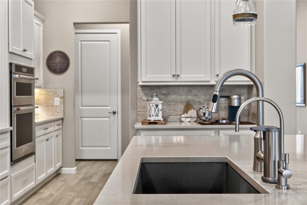 待售: $769,900 (3 贝兹, 3 浴室, 2955 平方英尺)