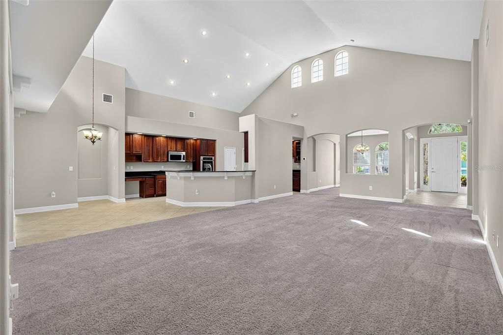 En Venta: $645,000 (5 camas, 3 baños, 3530 Pies cuadrados)