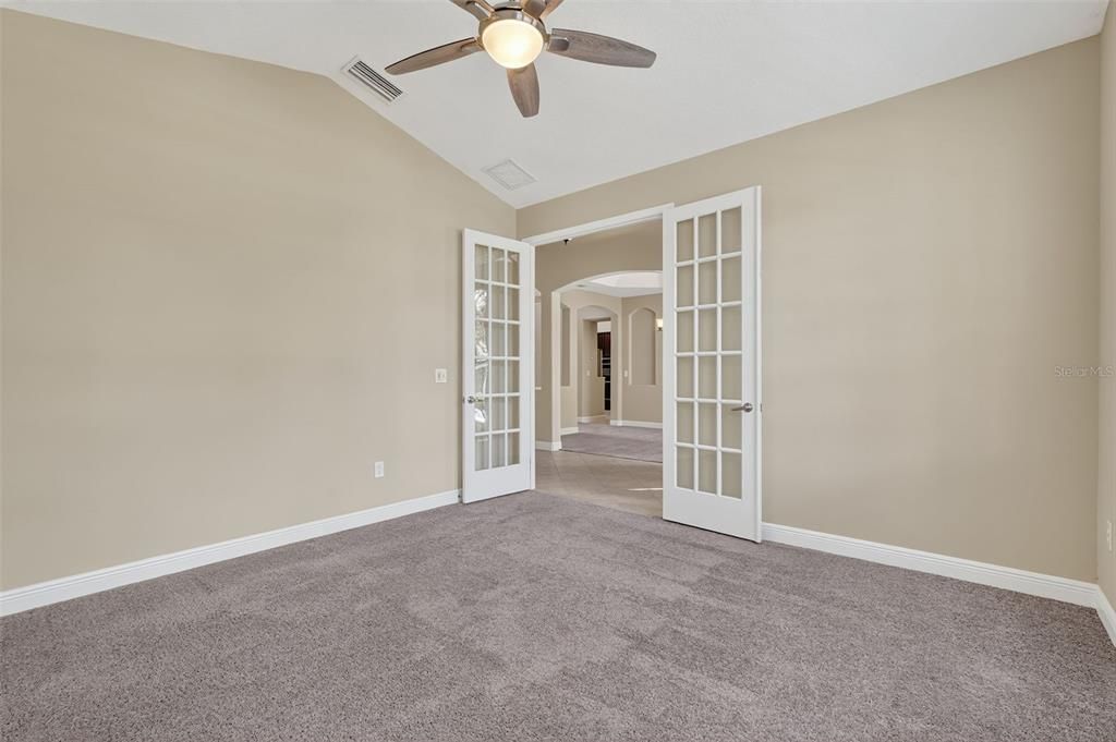 En Venta: $645,000 (5 camas, 3 baños, 3530 Pies cuadrados)