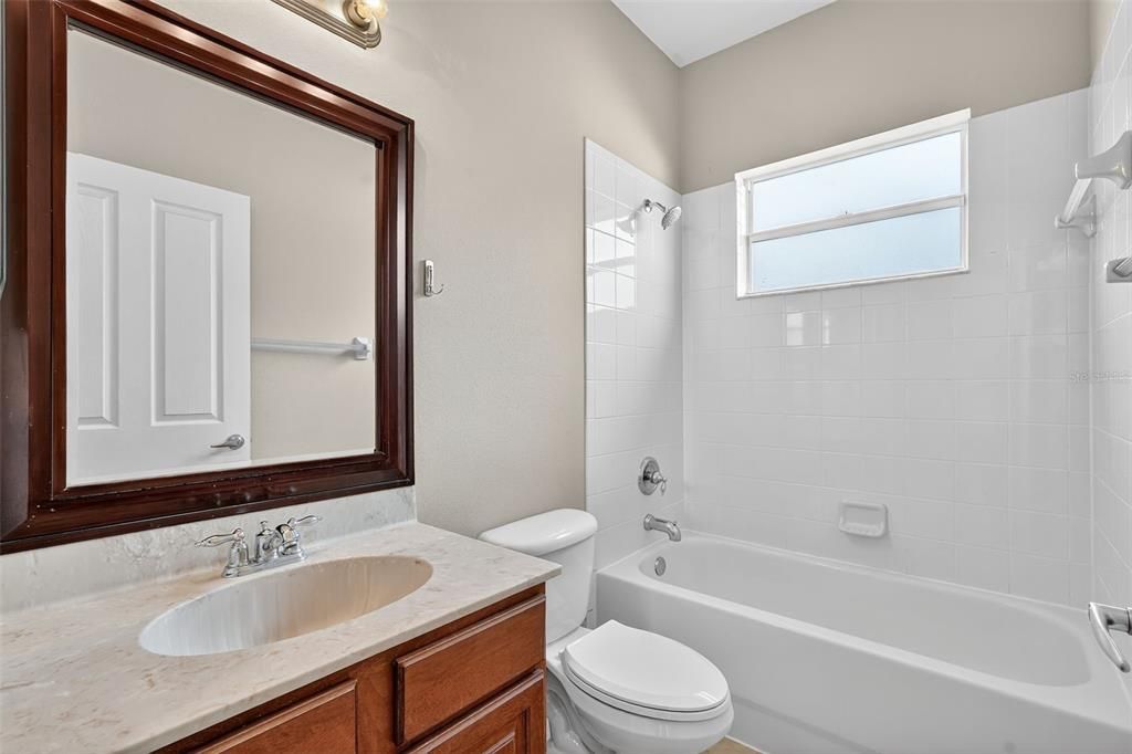 En Venta: $645,000 (5 camas, 3 baños, 3530 Pies cuadrados)