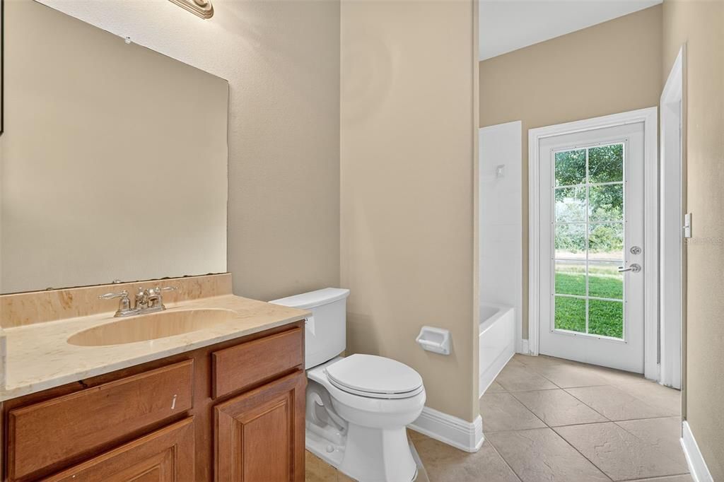 En Venta: $645,000 (5 camas, 3 baños, 3530 Pies cuadrados)