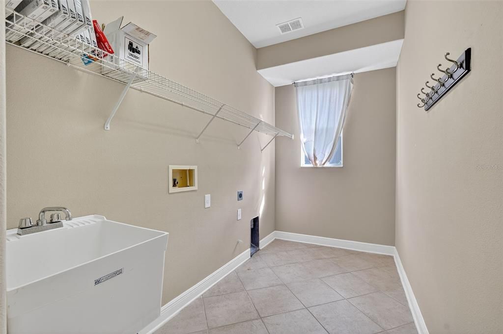 En Venta: $645,000 (5 camas, 3 baños, 3530 Pies cuadrados)