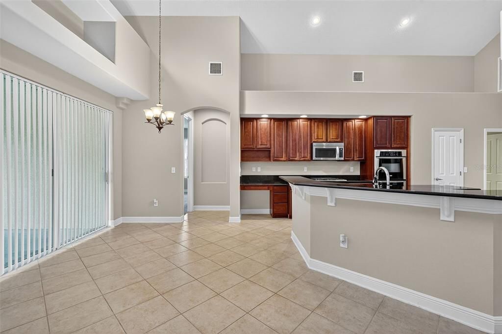 En Venta: $645,000 (5 camas, 3 baños, 3530 Pies cuadrados)