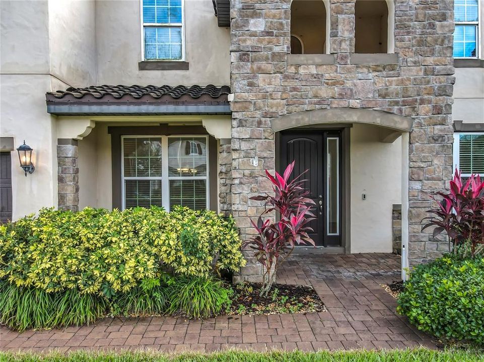 For Sale: $745,000 (7 beds, 4 baths, 4700 Square Feet)