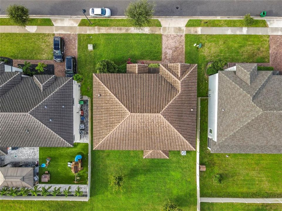 For Sale: $745,000 (7 beds, 4 baths, 4700 Square Feet)