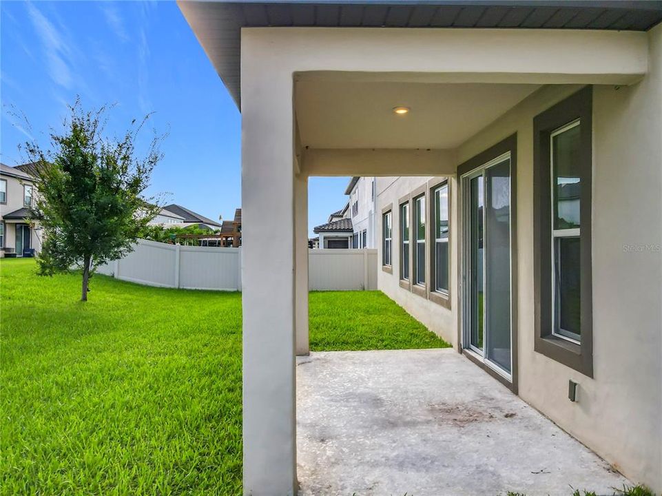 For Sale: $745,000 (7 beds, 4 baths, 4700 Square Feet)