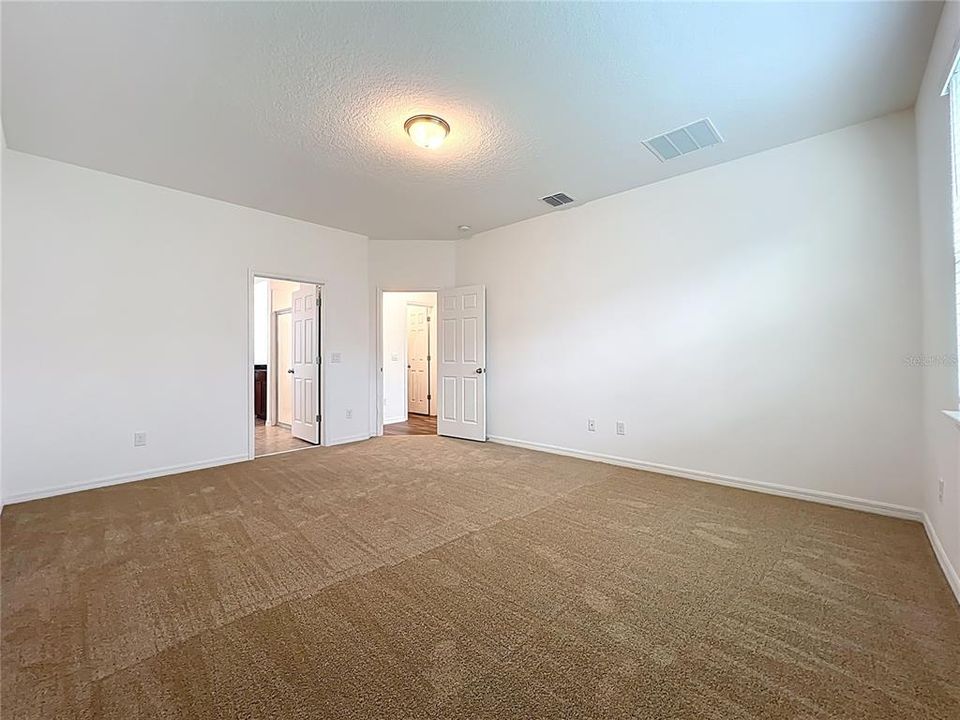 For Sale: $745,000 (7 beds, 4 baths, 4700 Square Feet)