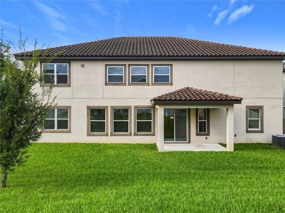 For Sale: $745,000 (7 beds, 4 baths, 4700 Square Feet)