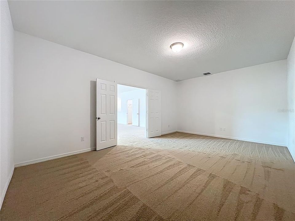 For Sale: $745,000 (7 beds, 4 baths, 4700 Square Feet)