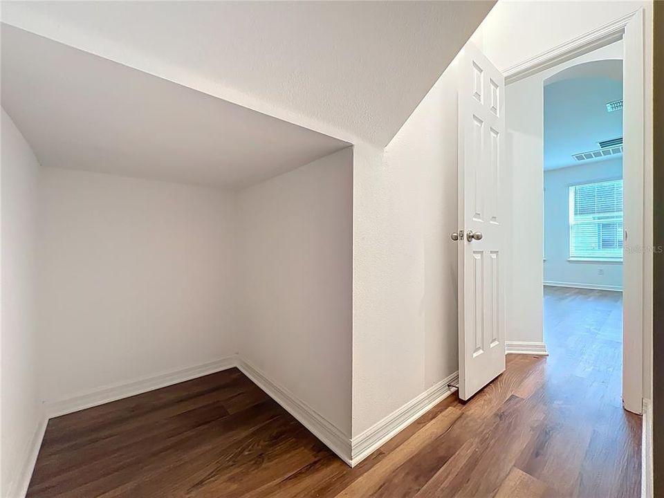 For Sale: $745,000 (7 beds, 4 baths, 4700 Square Feet)