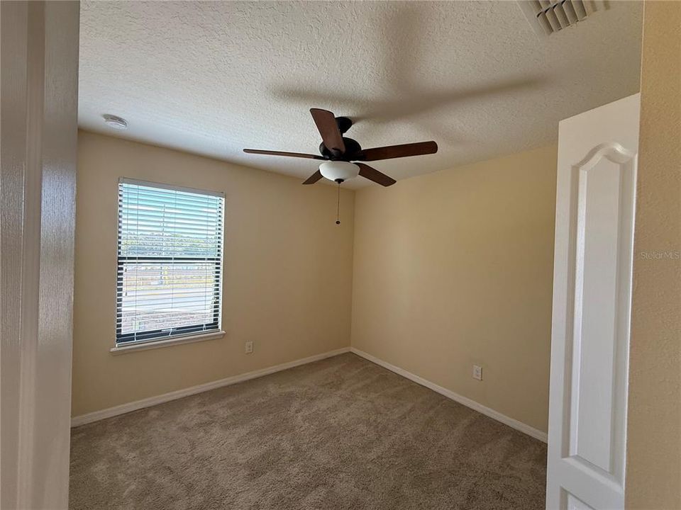 На продажу: $325,000 (3 спален, 2 ванн, 1369 Квадратных фут)