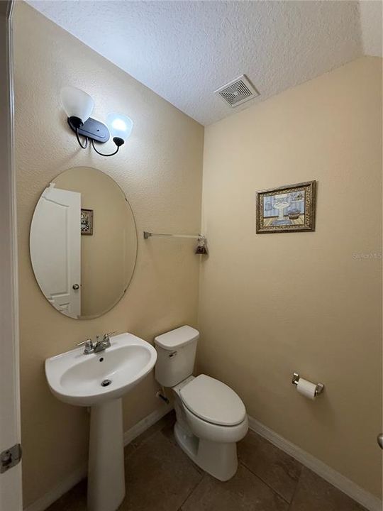 На продажу: $325,000 (3 спален, 2 ванн, 1369 Квадратных фут)