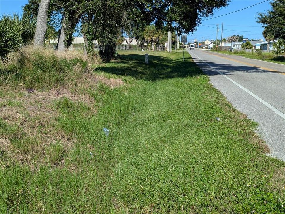 待售: $365,000 (1.88 acres)