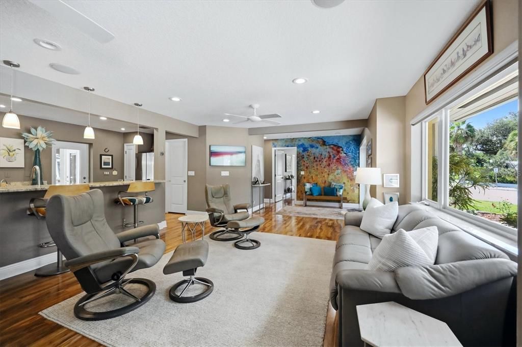 Active With Contract: $1,000,000 (3 beds, 2 baths, 2239 Square Feet)