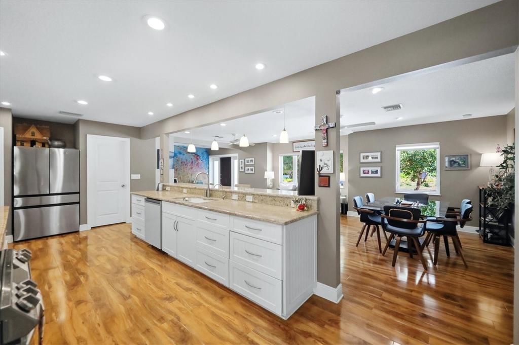 Active With Contract: $1,000,000 (3 beds, 2 baths, 2239 Square Feet)