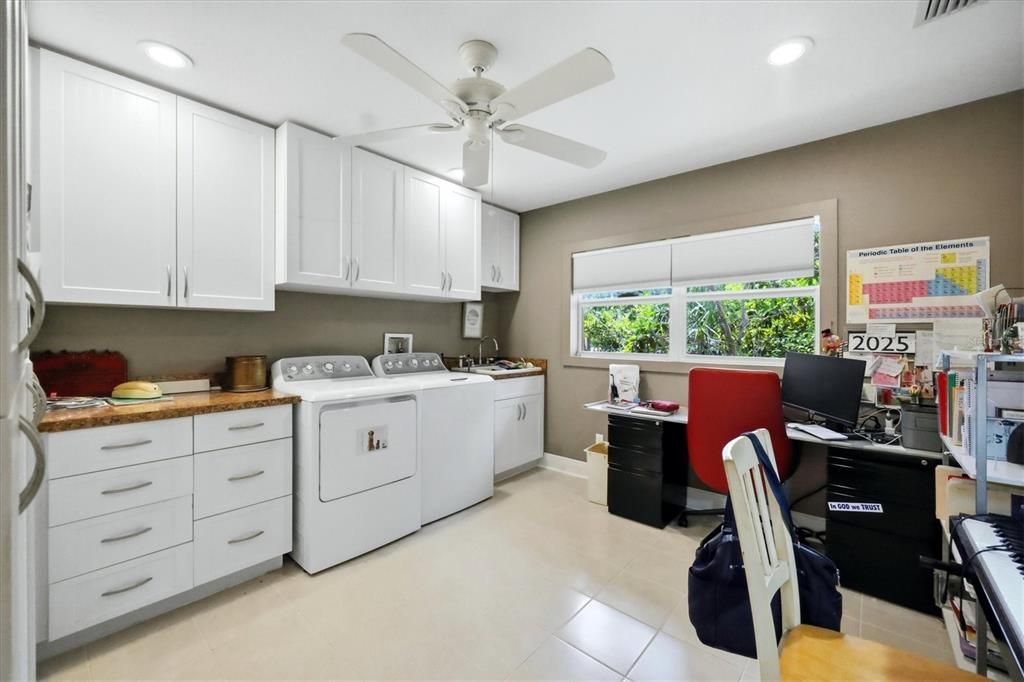 Active With Contract: $1,000,000 (3 beds, 2 baths, 2239 Square Feet)