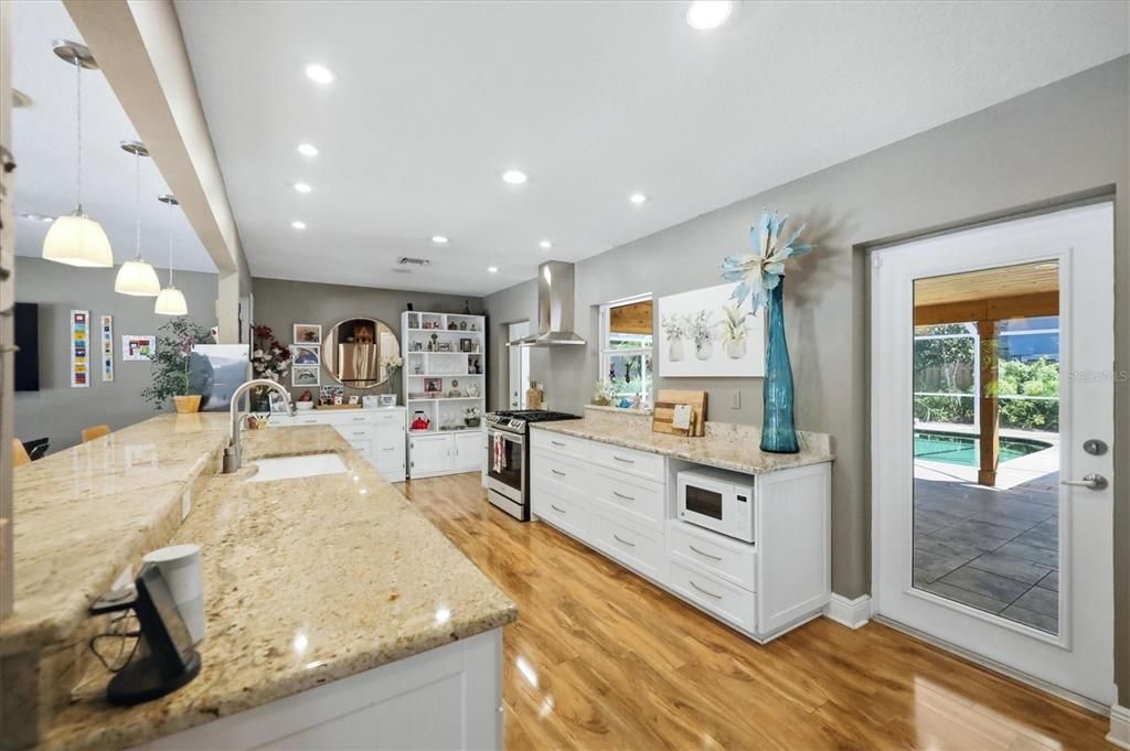 Active With Contract: $1,000,000 (3 beds, 2 baths, 2239 Square Feet)