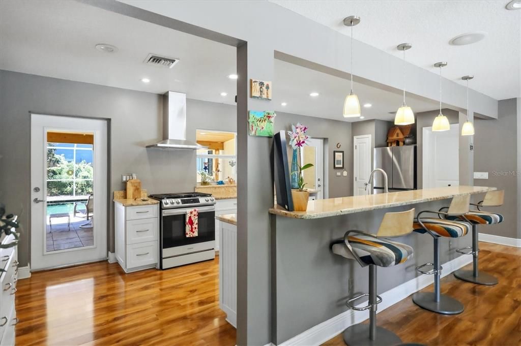 Active With Contract: $1,000,000 (3 beds, 2 baths, 2239 Square Feet)