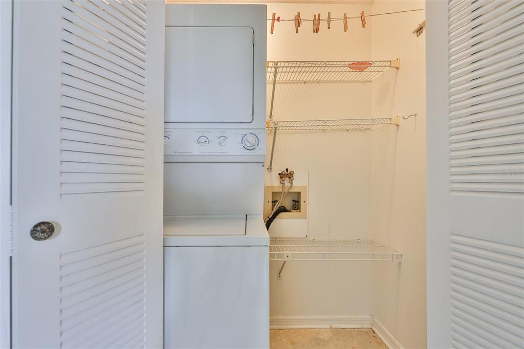 На продажу: $189,000 (2 спален, 2 ванн, 1378 Квадратных фут)