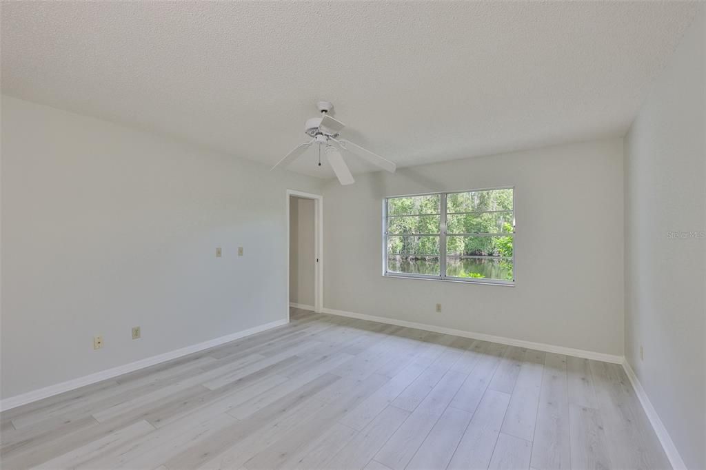 На продажу: $189,000 (2 спален, 2 ванн, 1378 Квадратных фут)