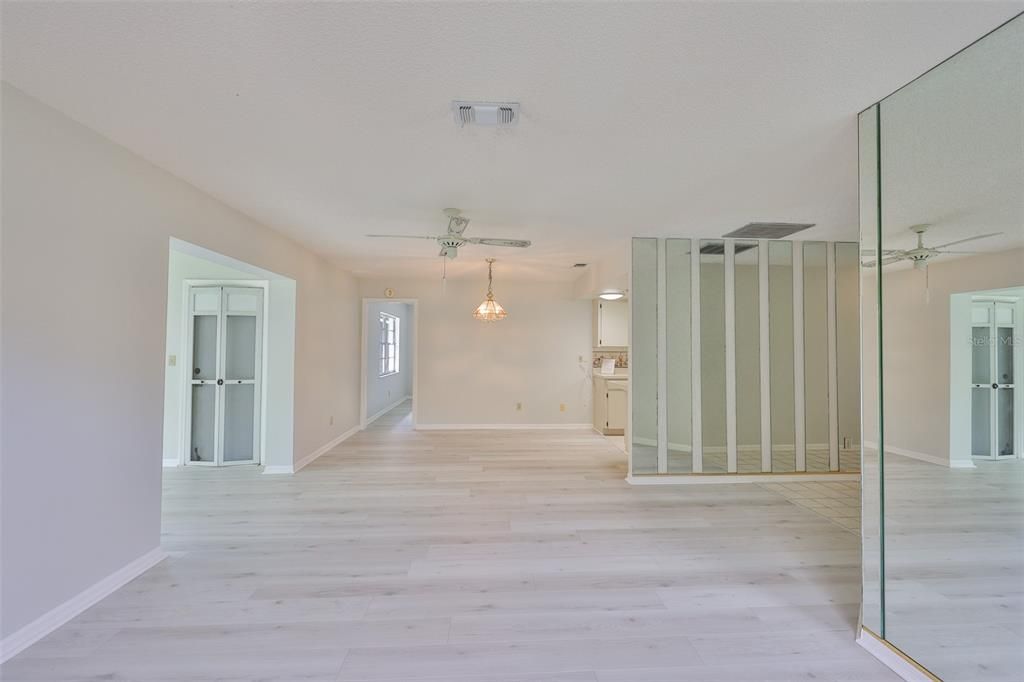 На продажу: $189,000 (2 спален, 2 ванн, 1378 Квадратных фут)