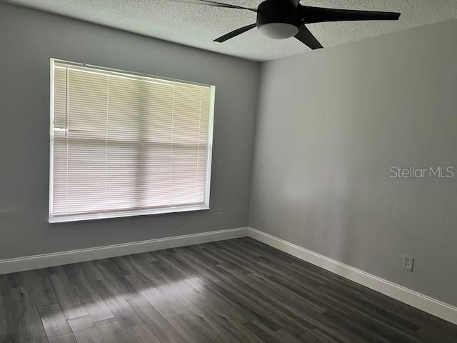 Active With Contract: $205,000 (2 beds, 2 baths, 864 Square Feet)