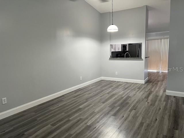 Active With Contract: $205,000 (2 beds, 2 baths, 864 Square Feet)