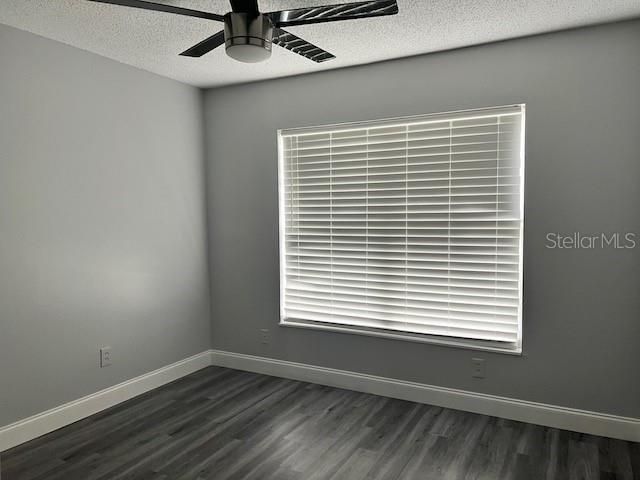 Active With Contract: $205,000 (2 beds, 2 baths, 864 Square Feet)