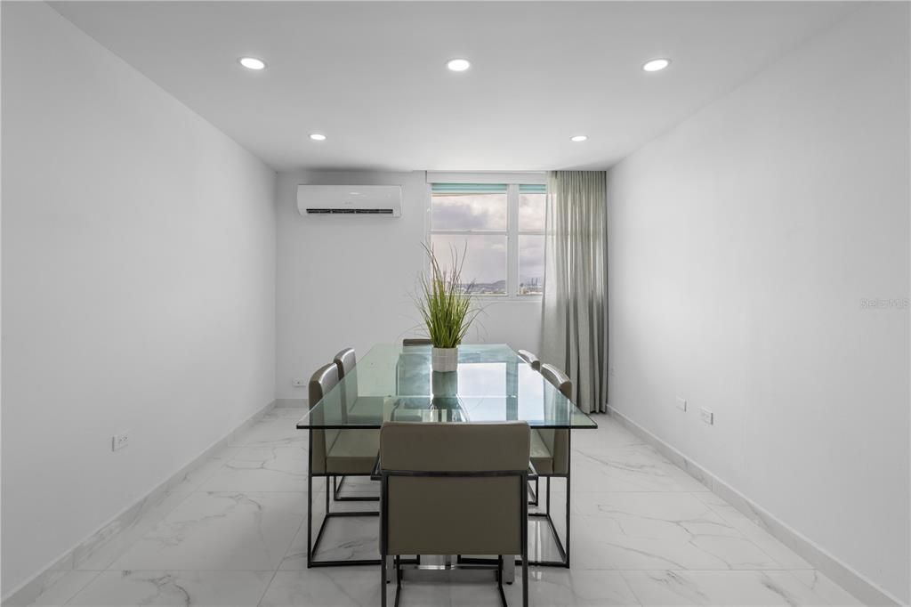 En Renta: $6,950 (3 camas, 2 baños, 2187 Pies cuadrados)