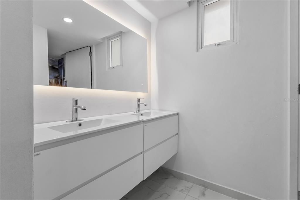 En Renta: $6,950 (3 camas, 2 baños, 2187 Pies cuadrados)